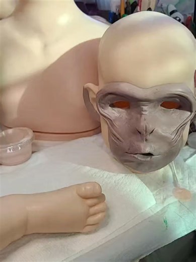 Sculpt a flying monkey foot with me. Doll customization. Flying monkey alternative reborn doll by Momma Star's Dolls #mommastarsdolls #truetomyart #wickeddoll #alternativereborndoll