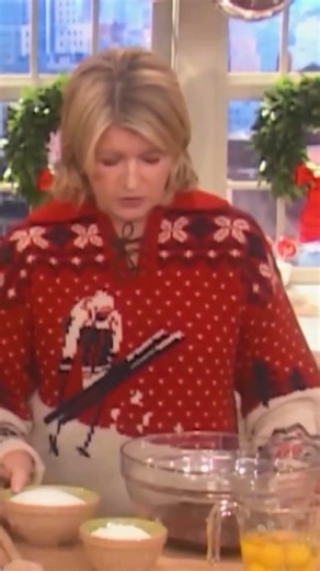 This is some high-class baking with Snoop and Martha. :wink: The green sprinkles add a festive touch to this classic sweet treat. Grab the recipe: bit.ly/3Y6rnfT | Martha Stewart