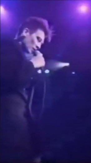 k.d. lang with “Crying” in tribute to Roy Orbison