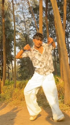 Ladki Kyu naa jane Kyu ladko se nhi hoti 😇| dance | dipesh kanojiya