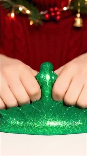 Christmas Slime ASMR 🎄 Festive Green Pull