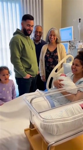 Tiny Boss vs. The Awoo 🐶😡👶#ToddlerLogic #HuskyHowl #TinyBoss