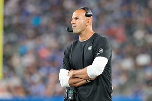 Weather at Eagles-Jets looks like another world at MetLife Stadium