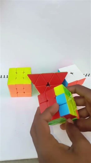 Rubik's cube solve in one second #viral #puzzle #funny #cubeconversation