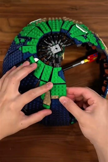 Wait for it… 🌍 (2585 pieces )