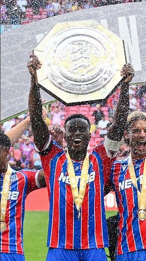 Crystal Palace lift the 2025 Community Shield 🏆🤩 #CommunityShield #CrystalPalace