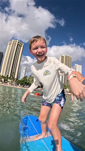 David is 8 years old, autistic, and has dreamed of surfing since he was 3. His mom never felt comfortable trusting anyone to take him out… until she found our videos. Today, he caught his first wave 🥹🥹