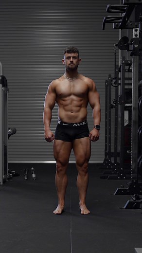 Flex vs Unflexed Physique Comparison