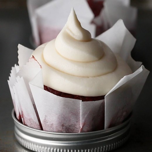 9.2M views · 37K reactions | No cake pan? NO PROBLEM! See how you can make delicious cake without a cake pan!  | Tasty | Facebook