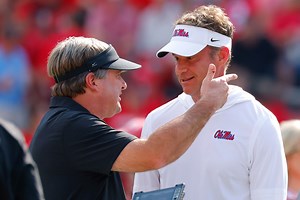 Lane Kiffin caught joking with ref at Kirby Smart's expense