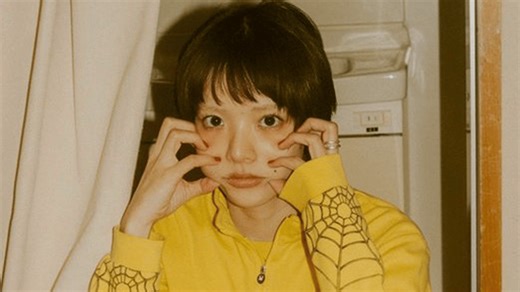 あいみょん(30) 腕のタトゥーがチラ見えする最新ショット - ABEMAエンタメ - 話題のSNS (ニュース) | 無料動画・見逃し配信を見るなら | ABEMA