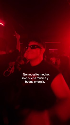Buena música y buena energía: playlist rave y techno esencial