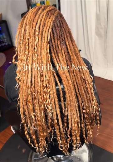 WAIT… these are LOC EXTENSION?😳 Bleached ➝ dyed ➝ installed. Still soft. Still strong! #locextensions#fyp#locstyles#shop www.LegacyLocs.com