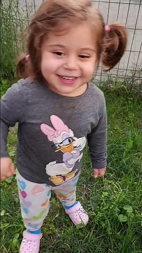 Tomris Lila çikolata ile kandırdım .. 🍭🍫🍌😻🍬🍭‪@TomrisLila‬ #cat #funny #bebekoyunlari