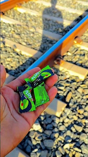 Train vs Plus Topi 🤯