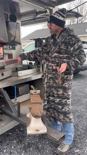 Innovative Banana Shoe Concepts for Horses