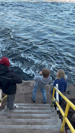 Saturday night walleye fishing at the Menominee River dam in Marinette, WI. FISH ON! 🎣 | Ed the Diver