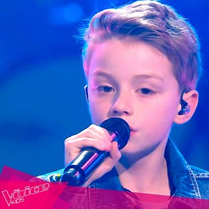 Wow 😍 Du haut de ses 9 ans, notre petit Mathis a gagné en assurance sur scène depuis sa Blind Audition 💓 On fond littéralement. | The Voice Belgique - RTBF