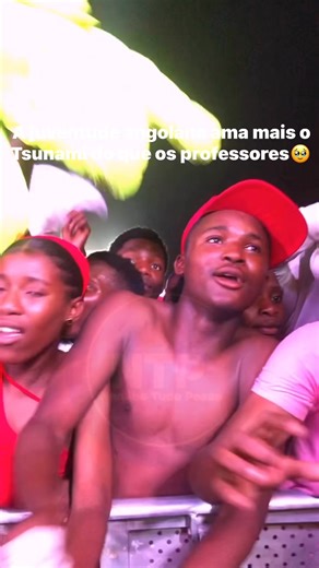 336K views · 24K reactions | Tsunami ordenou para toda gente que se fez presente na Marginal do Namibe tirasse T-shert no passado sábado, 1 de Novembro, no show da Dipanda | Namibe Tudo Passa | Facebook