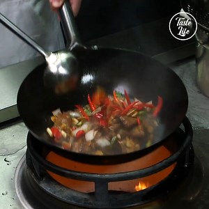 3.2M views · 5.1K reactions | Spice up your stir-fry beef! So good.   More on TasteLife App  iOS: https://apple.co/3rFXBOy  Android: https://bit.ly/389Lxhy | Taste Life | Facebook
