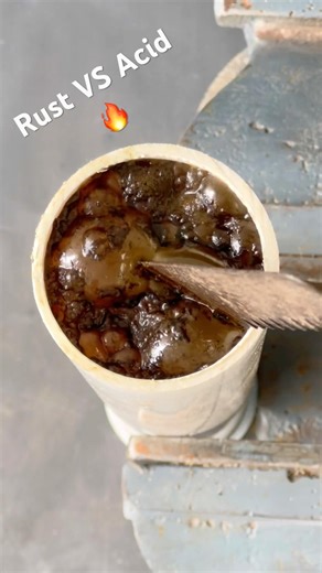 “Rusty Wood Hand Saw Restored with Acid & Fire – Amazing Transformation!”