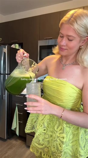 Eating clean is the highest form of respect. Not every meal needs to be perfect, but pretending food doesn’t affect how you feel is one of the biggest lies we’ve normalized. What you eat every day becomes your energy, your focus, and how you move through life. Taking care of yourself isn’t complicated. Most people just don’t want to do it. #eatclean #nutrition #healthylifestyle #selfdiscipline #mindset