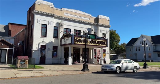 The Parent’s Lounge Brings 90’s Favorites to Sayre Theatre for Comedy Show