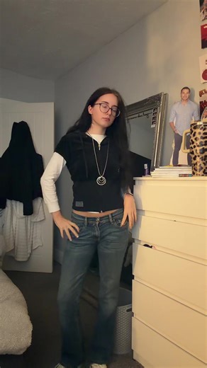 i can’t wait to wear short sleeve zip ups when it’s warmer 🤟🏻🤟🏻🤟🏻 #ootd #fyp