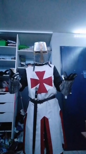 First video in French and maybe the last one #fypシ #foryoupage #crusaderstiktok #cosplay #templar #comedy #portoetguzz #minecraft #crusade #knight
