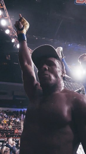 🙌 Grant Neal is proudly chasing his dreams! It was a huge win for Neal over Romero Cotton at the Pechanga Arena San Diego. #Bellator300 Monster Energy Prelims fueled by Cardenas Markets ▶️ https://bit.ly/BellatorMMA-Live | Bellator MMA