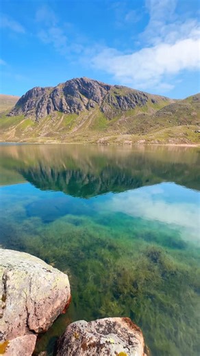 Mark-Antony Yorkston | Outdoor Adventurer on Instagram: "The clearest Loch in Scotland? This place is surreal Loch Avon, Cairngorms National Park📍 - #scottishhighlands #outdoors #adventure #travel #hiking #scotland #mountains #nature"