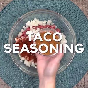 TACO Stuffed Manicotti.... okay, this looks FANTASTIC!!! Recipe Here: http://myincrediblerecipes.com/taco-stuffed-manicotti/ | Incredible Recipes