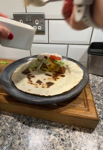 Indian inspired chicken burrito, so nice just so hard to assemble 🙈😋