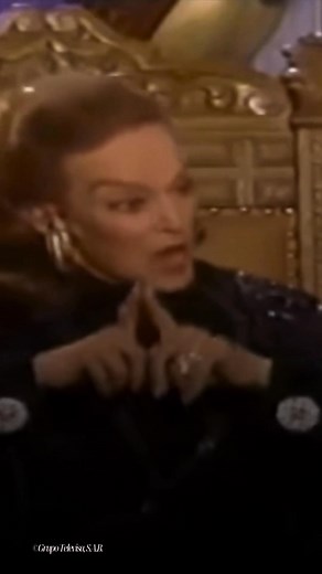 732K views · 31K reactions | Una de las peores anécdotas en la vida de María Félix, sería cuando ella aún no conocía el mundo del cine. Su esposo ese entonces Enrique Álvarez Alatorre, quien la engañaba no conforme con esto la terminó contagiando de gonorrea. María se enteraría debido a una prescripción a nombre de Enrique. #mariafelixladoña #ladoñamariafelix#mariafelix | María Félix | Facebook