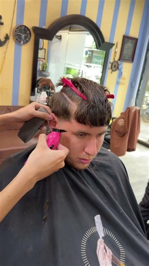 Stop by for a haircut.. 🫵🏻💇🏻‍♂️ #hanoibarber #barber #hairstyle #barberlove #haircut