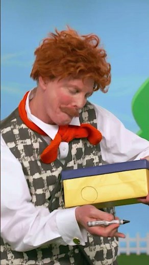 Elmo & Mr. Noodle’s Fun Crafts! | Takalani Sesame #shorts