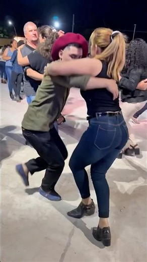 Pay for a little dance 🥳 chamamé dance #reelpost #reelsfb #reelpost2025