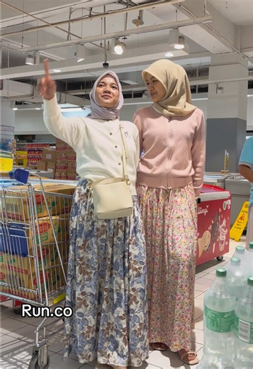 Rok Floral yang Bikin Salfok: Tips Fashion Terbaik!