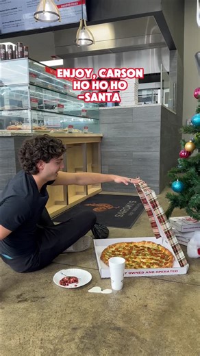 Saroki's | Crispy Chkn & Pizza🍕🔥 on Instagram: "Santa truly knows what a good Christmas present is!🎅🏻🎁🍕⁠ ⁠ ⁠ ⁠ #pizza #detroitpizza #michiganfood #metrodetroit"