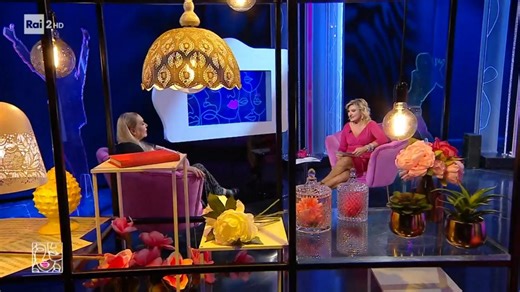 Barbara De Rossi racconta l'amore violento:"Mi trascinò per i capelli e strinse la mano sul collo"