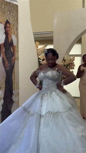 How to flex on your wedding day ❤️🤗🤗 #wedding #weddingparty #bridesmaids #bridetribe