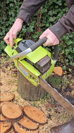 How to start a 1970s Poulan chainsaw #chainsawaddict