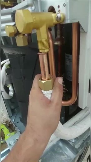 Raccordement du groupe extérieur pour climatisation centrale