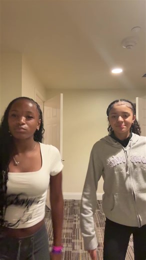 @angie! 🦈🦈🦈🦈