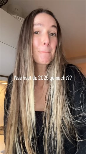 Gabriele M. 🌿 Heilung in kleinen Schritten - Soft Living on Instagram: "Glaubst du wir müssen ständig irgendwelche Berge erklimmen oder sollten jedes Jahr versuchen die ganze Welt zu entdecken?? Manchmal müssen wir uns erstmal selbst entdecken und anfangen uns zu lieben und zu respektieren, um all die anderen Schätze auch genießen zu können.. 🤍✨ #gesundheit #goodtimes #balance #heal #feelfree"