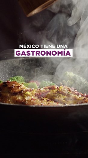 México tiene una gastronomía con una diversidad envidiable, su cultura prehispánica es el origen y la raíz de sus sabores. Sus platillos engrandecen a México en el mundo y cuentan su historia, con sus texturas finas, diversidad en colores, creatividad, experiencia cultural gastronómica artesanal y convierten a la cocina mexicana es Patrimonio Cultural de la Humanidad. . . #VisitMéxico #México #CDMX #CiudadDeMéxico #ViajesTikTok #Travelcdmx #prehispanic