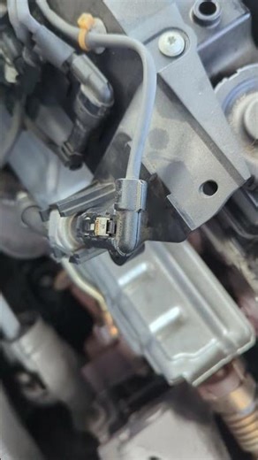 How to open BMW white slide tab connector