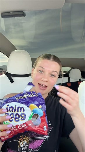 DID YOU KNOW THEY MAKE DARK CHOCOLATE CADBURY EGGS!?🪺 🍫🫶🏼 #sweettreat