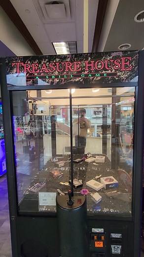 Winning 2 Fidget Toys for $1.00 in a Claw Machine