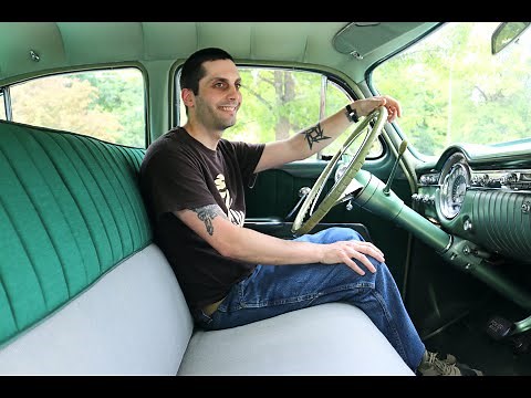 1953 Oldsmobile Super 88 - Its color is amazing!